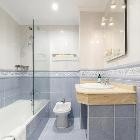 Puerta Al Encanto, Descubre Tuy By Tui