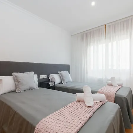 Puerta Al Encanto, Descubre Tuy By