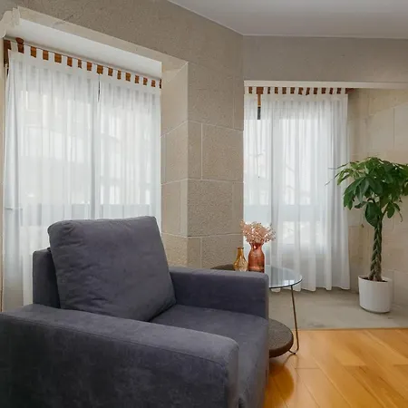 Puerta Al Encanto, Descubre Tuy By